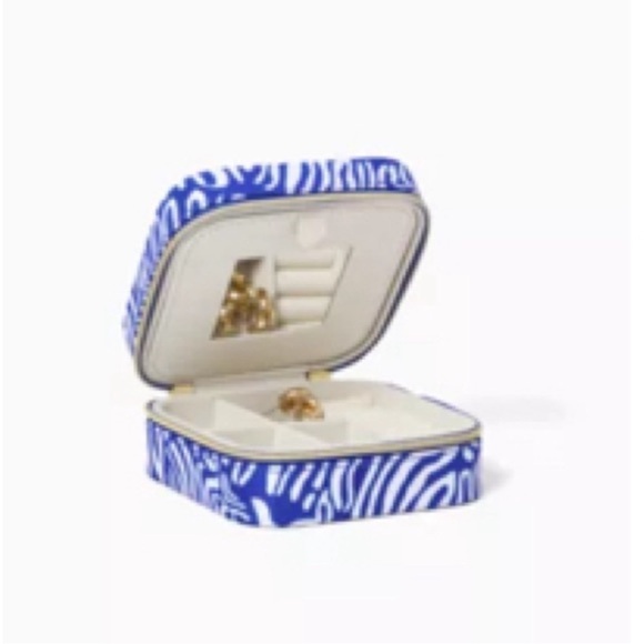 NWT Lilly Pulitzer, garment bag and make up box - Picture 6 of 9